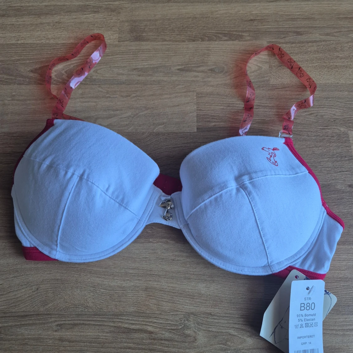 Ny BH vit och röd bh med Snobben 80B