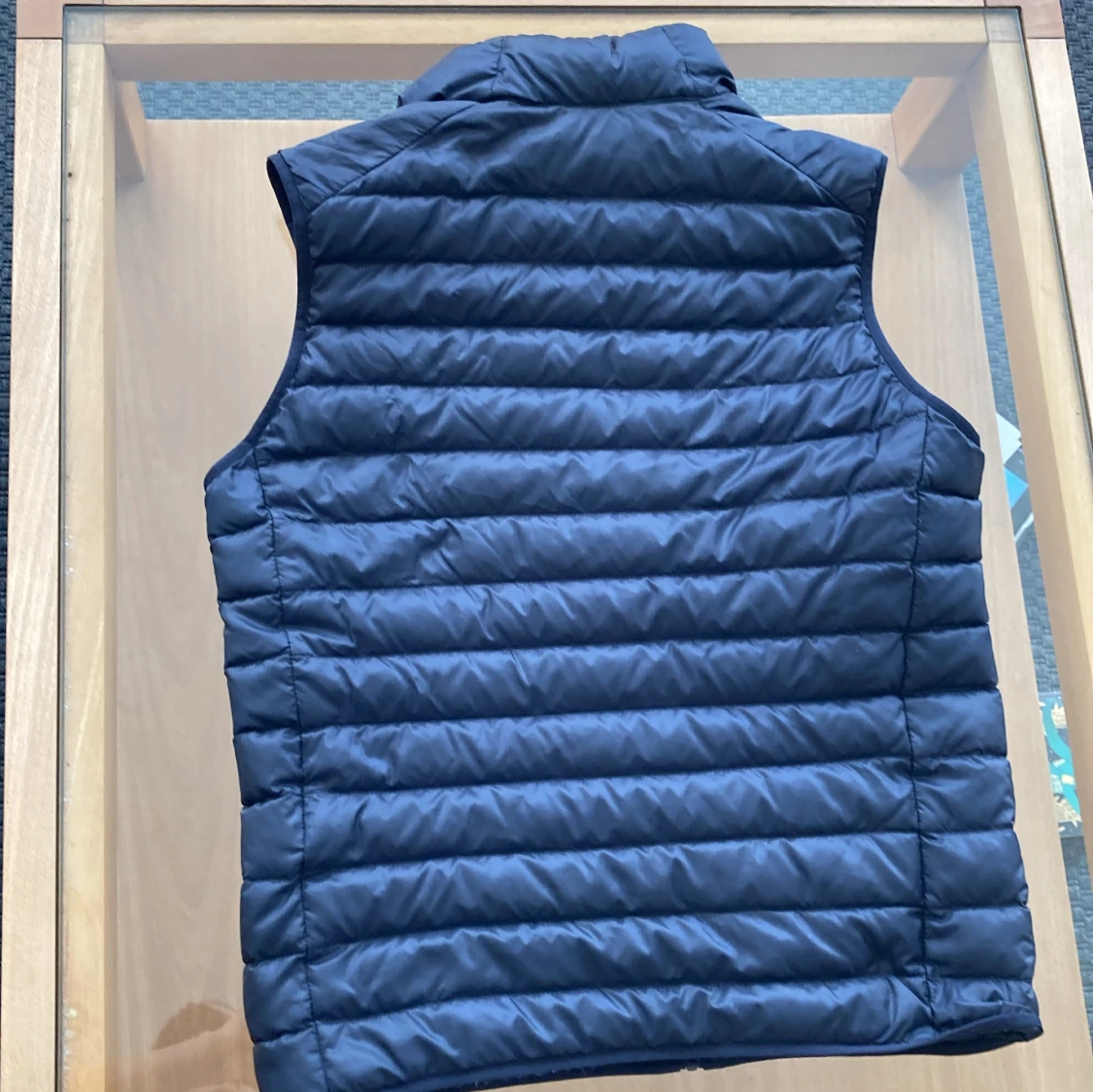 Mörkblå dunväst från Uniqlo - 3