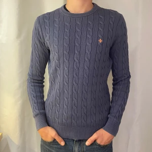 Morris tröja - Tja, säljer en fett Morris tröja storlek S skick 8-10 använd några gånger              Pris kan diskuteras 