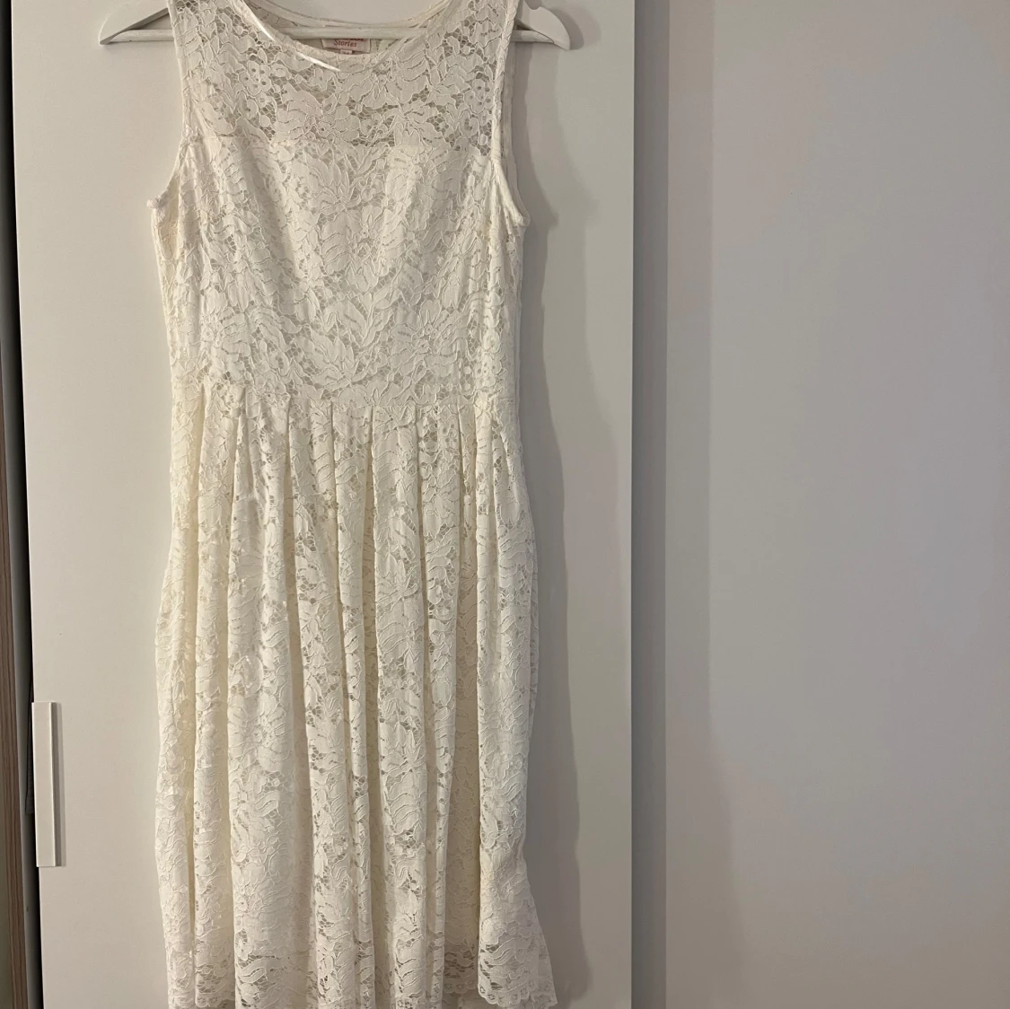 Vit spetsklänning från Vintage Stories - 1