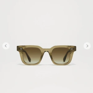 Chimi solglasögon - Chimi solglasögonen. Helt nya chimis i färgen 04 core köpa för 1400💕 vid snabb affär kan jag sänka priset