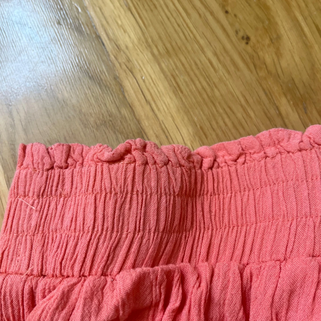 Korallrosa volangkjol i bomull  - 3