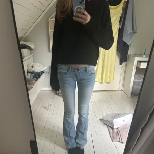 Svart stickad tröja med lång ärm - Svart stickad tröja från Carin Wester i alpackaull, super fin och varm nu till hösten!🍂❤️