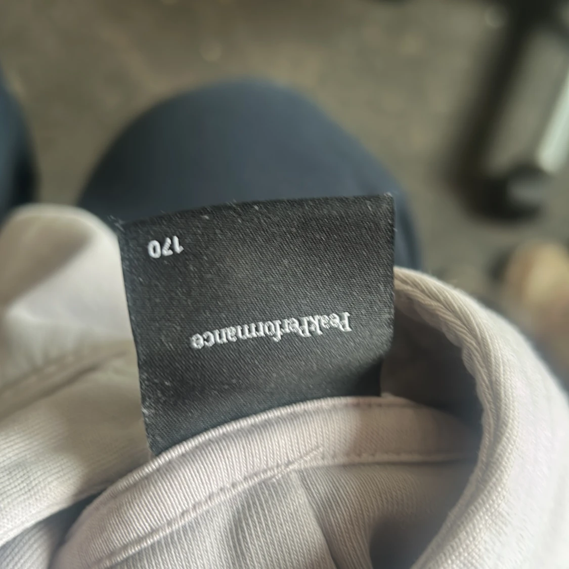 Ljusgrå hoodie Peak Performance - 4