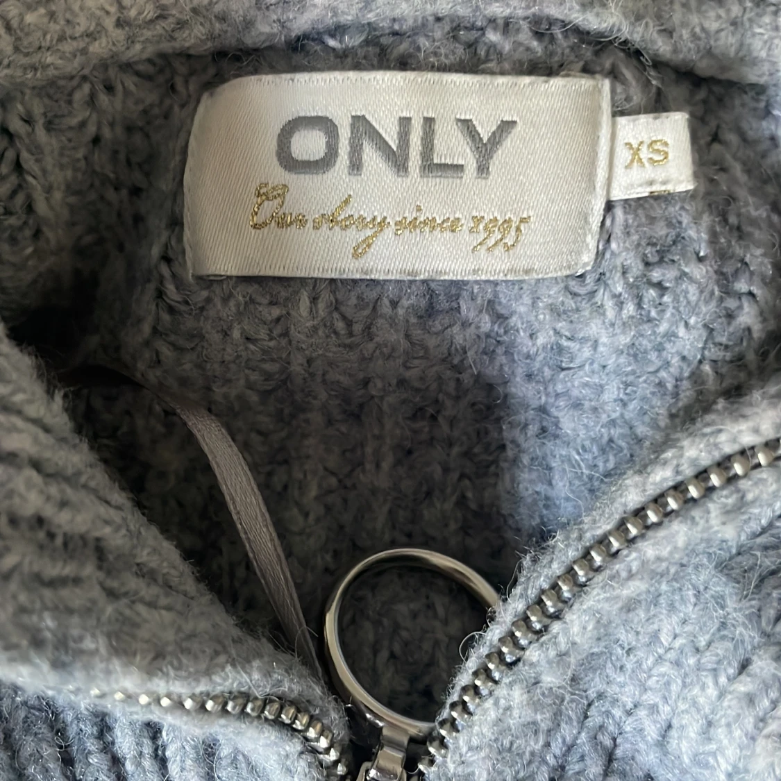 Grå tröja från only - 3