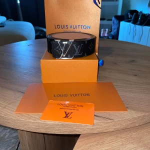 Louis Vuitton bälte  - Tjenare säljer detta feta lv bälte i storlek 115! Fraktar snabbt.