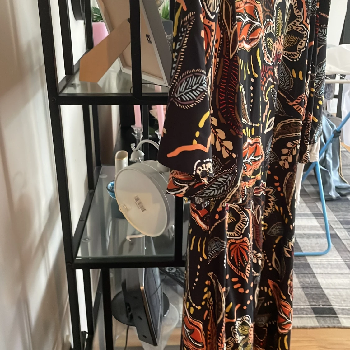 Långklänning med färgstarkt blommönster - 3