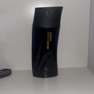 Kenzo homme knight - En riktigt god luktande parfym säljer pga att jag behöver pengar fort lite mer än halva flaskan kvar!! Det är en 100ml flaska 