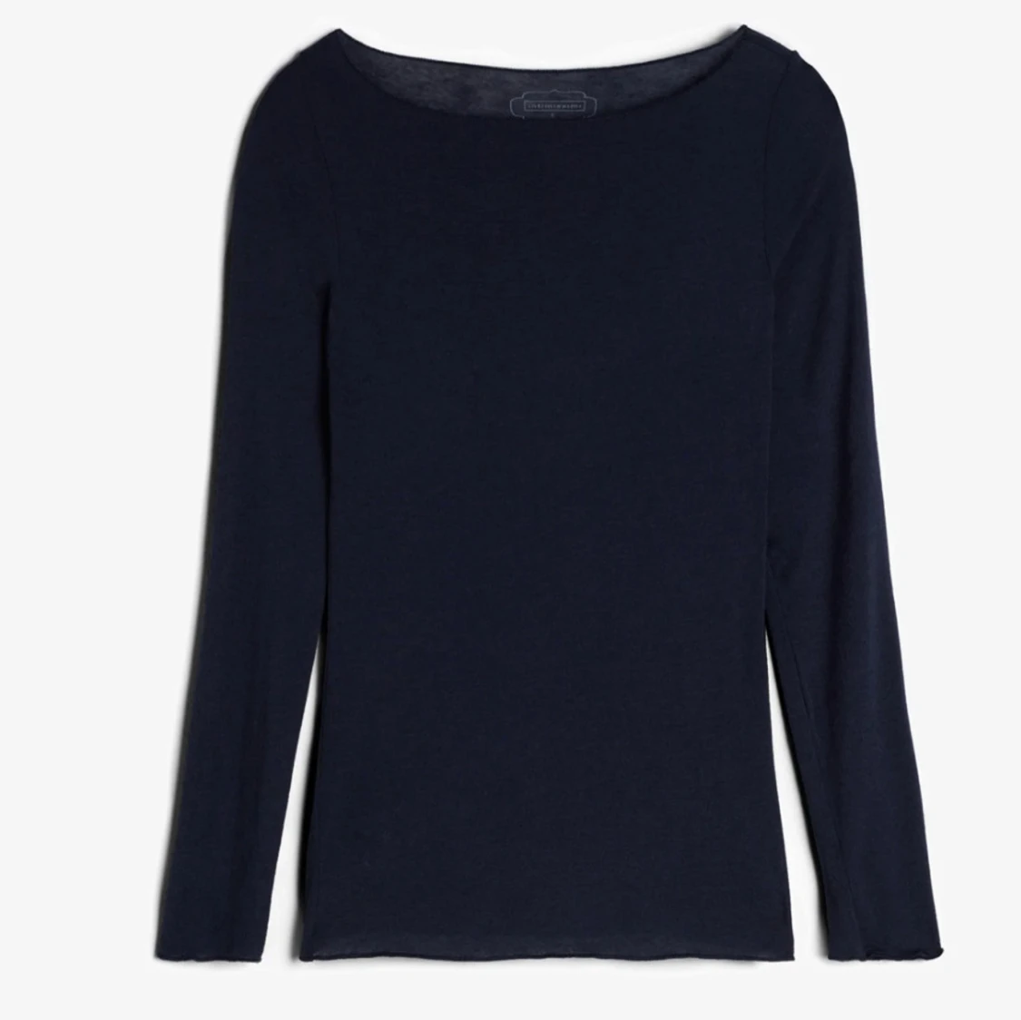 SÄLJER DEN I SVART! går inte att få tag på i svart på nätet så på bilden är det den mörkblåa men säljer u svart i samma modell !