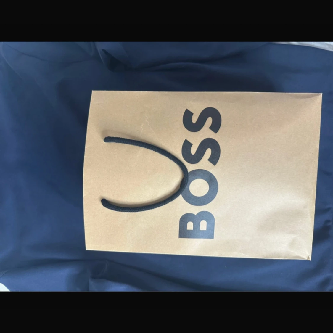 Blå hoodie från Hugo Boss med logga - 1