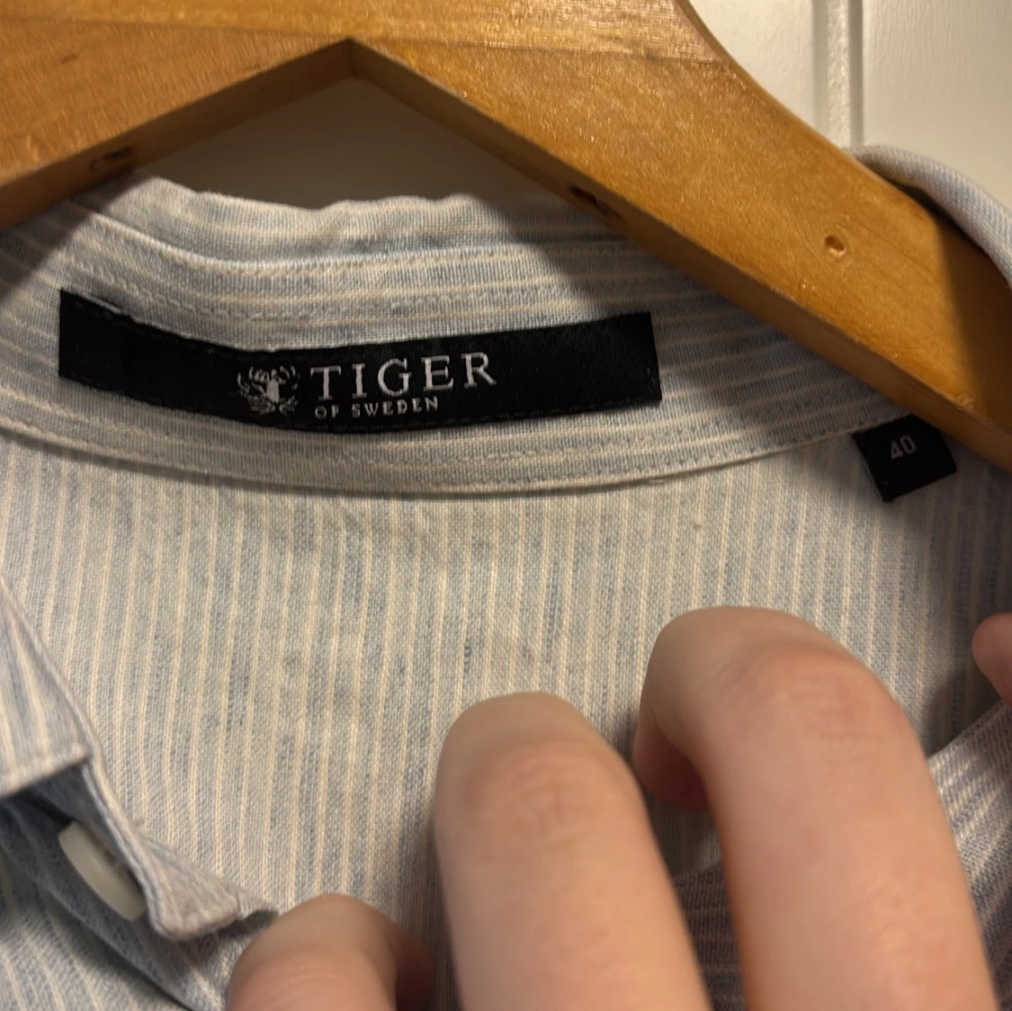 Randig skjorta från Tiger of Sweden - 2