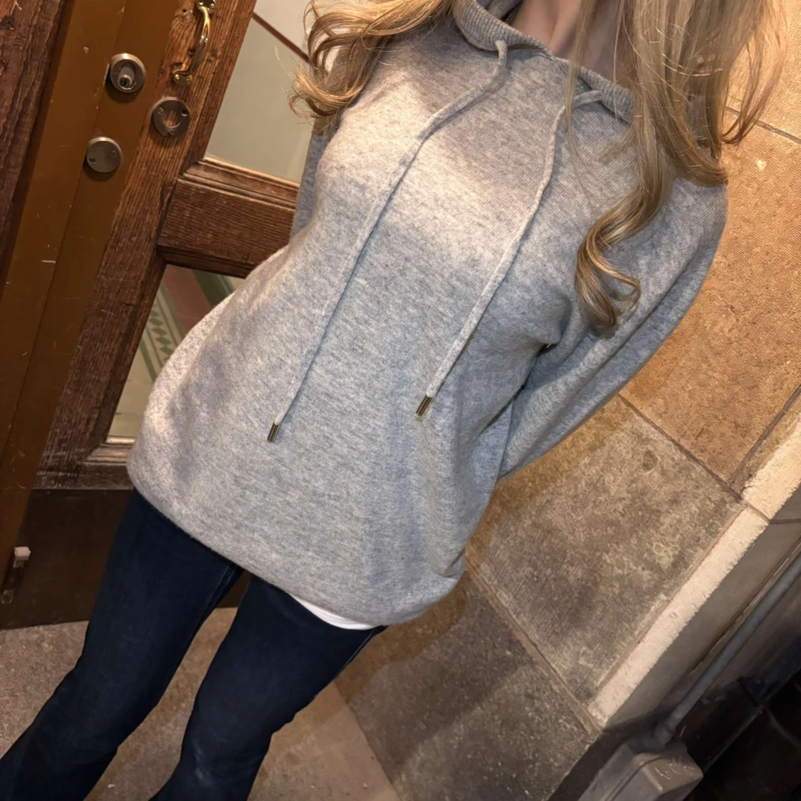 Merino-Ull Grå hoodie  - 1