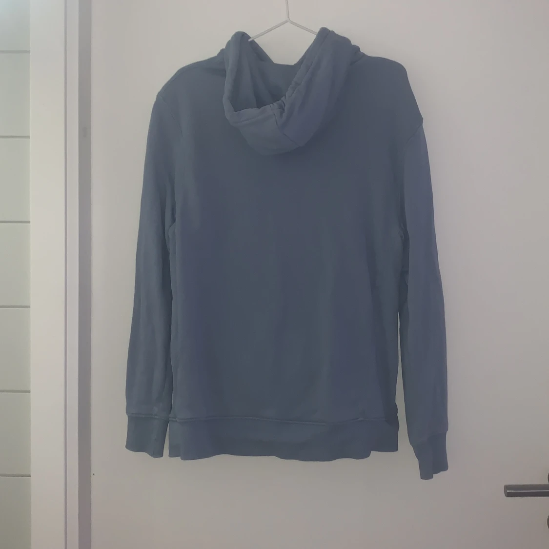 Blå hoodie från H&M - 1