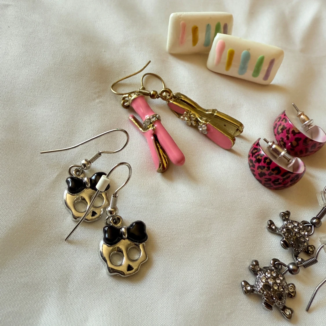Färgglada örhängen i olika stilar - 1