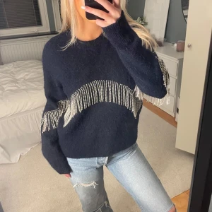 Stickad tröja  - Så snygg, från & other stories ❤️