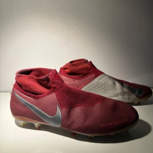 Nike fotbollsskor  - Nike phantom. Ligger bara dags att sälja av dom.