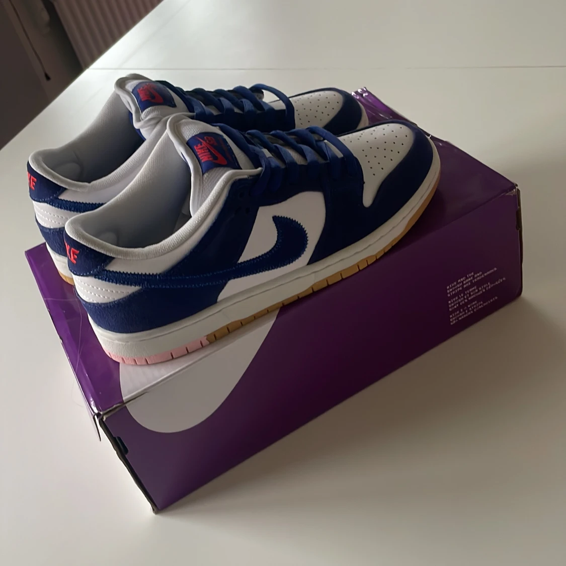 Nike SB Dunk Low blå/vit sneakers - 2