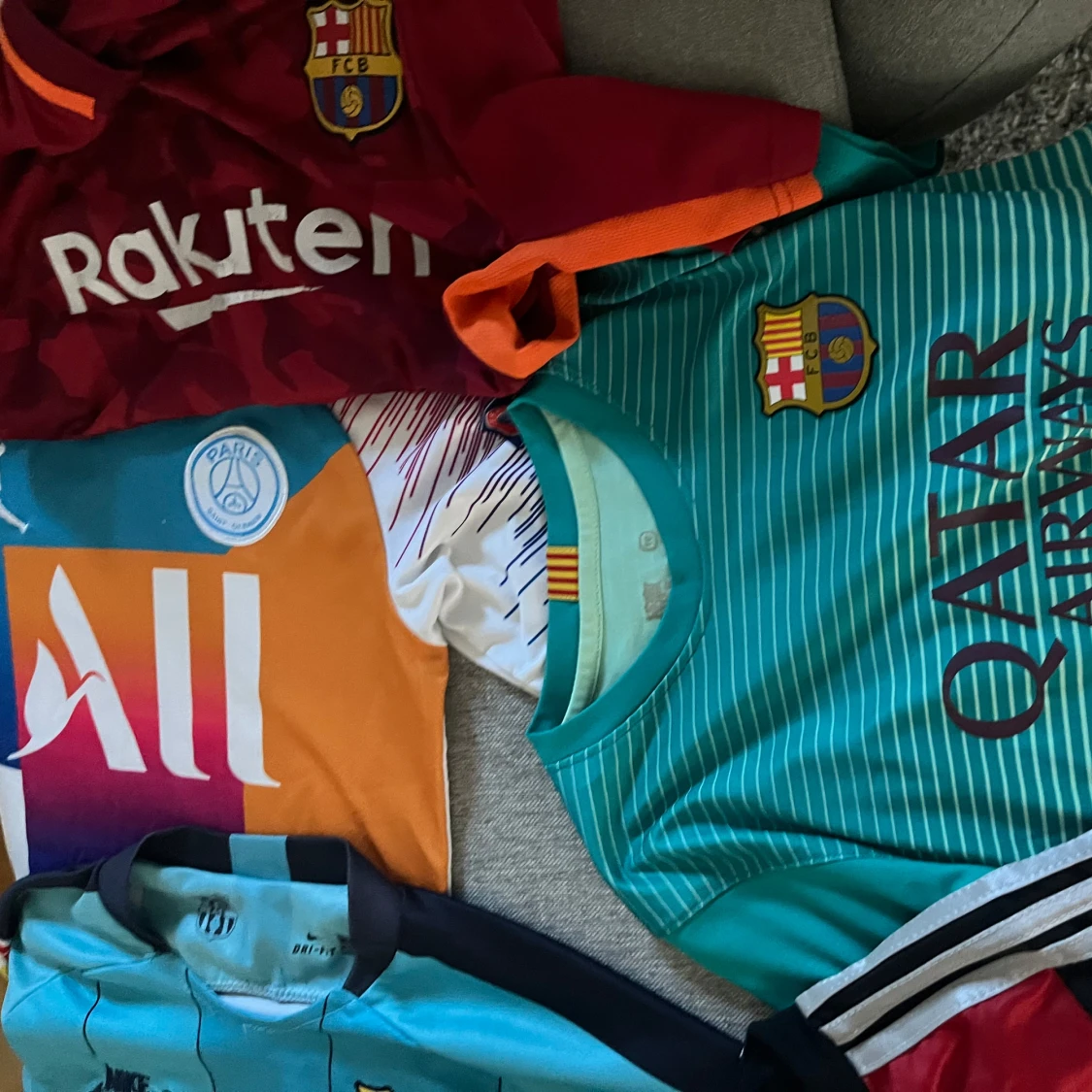 Samling fotbollströjor Messi, Neymar, Müller - 3