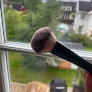 Sminkborste - En sminkborste från Normal! Inte använd mycket och nytvättat🥰Blush borste