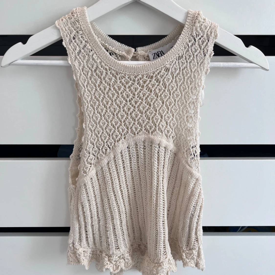 Beige stickad linnetopp från Zara