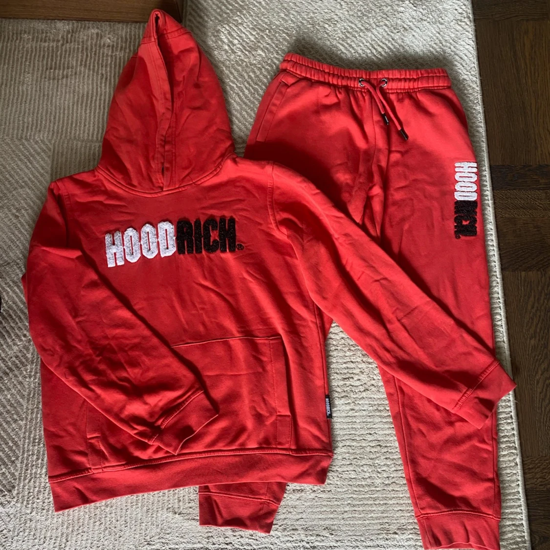 Röda mjukisbyxor från Hoodrich