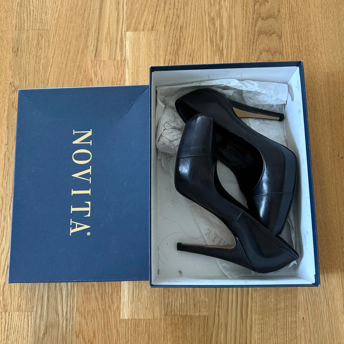 Svarta pumps från Novita i skinn