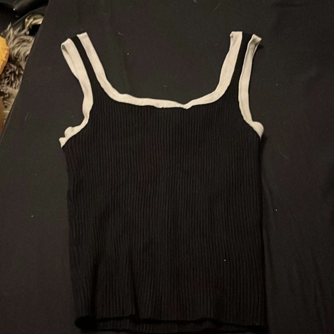 Svart ribbad linnetopp från H&M Divided