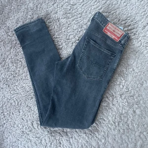 Diesel Jeans - Knappt använda. 29/32. Dm vid intresse