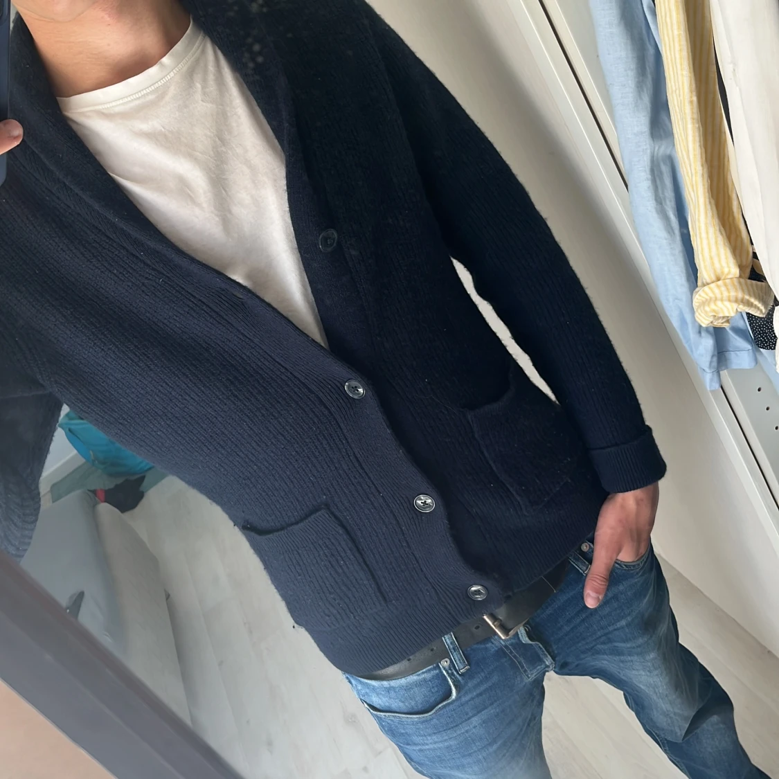 Mörkblå stickad kofta med sjalkrage - 1