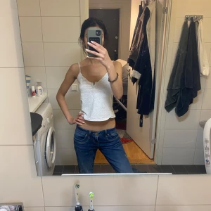 Mörkblå bootcut jeans från Levis - Har typ aldrig andvänt de