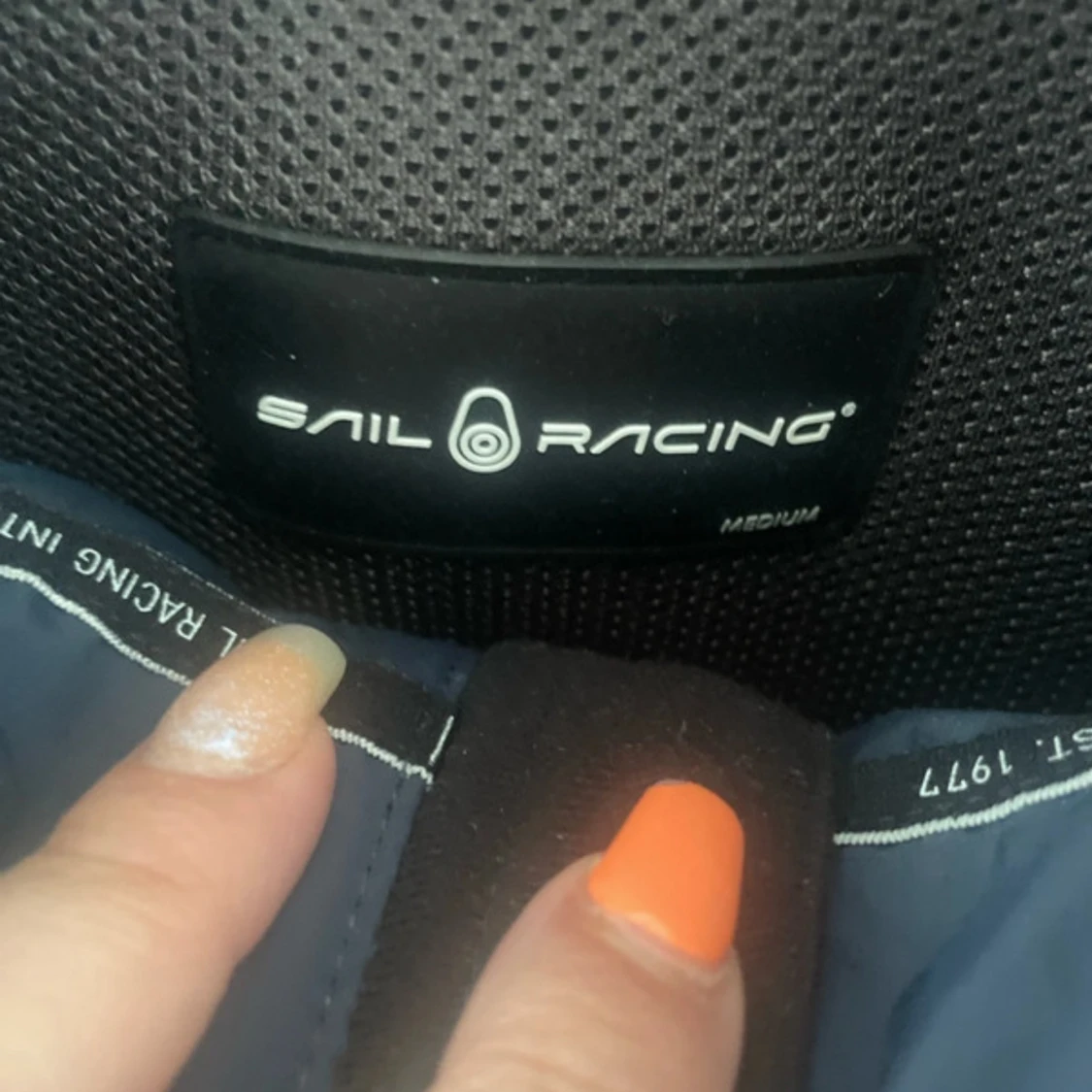 Marinblå vindjacka från Sail Racing - 1