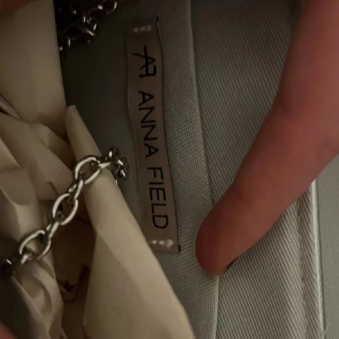 Silver kuvertväska från Anna Field - 2