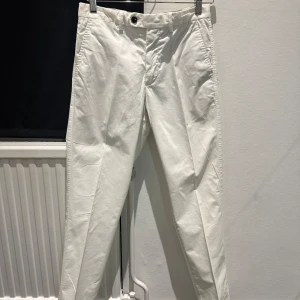 Suitsupply chinos - Suitsupply chinos, storlek 44, väldigt bra skick behöver bara strykas 