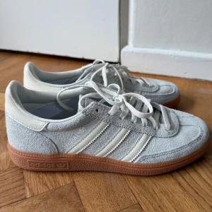 Adidas spezial ljusblå - Oanvända spezial i ljusblå! 🩷