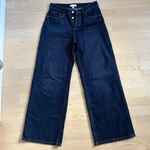 Vintage baggy jeans från H&M - Storlek 38. Köpta vintage på Arkivet, jag har använt dem 1 gång pga att de är för stora för mig💕