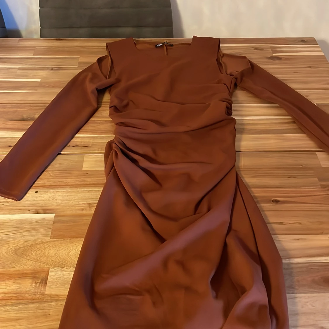 Brun långärmad klänning från Zara