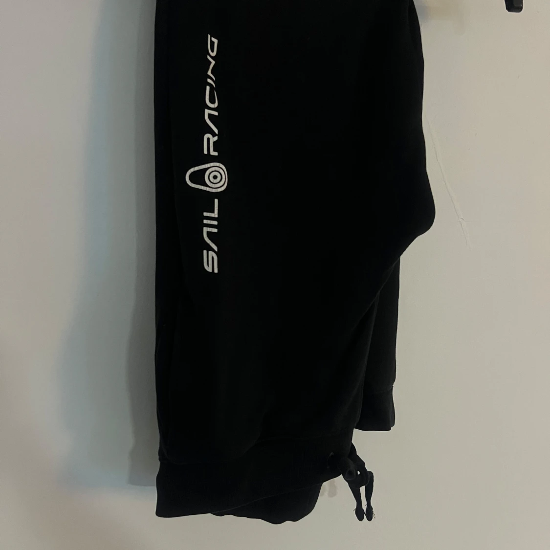 Svarta mjukisbyxor från Sail Racing