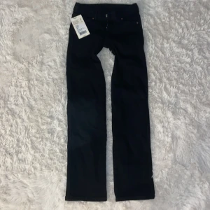 Svarta straight jeans från Dr Denim - Aldrig använda, lite manchester 