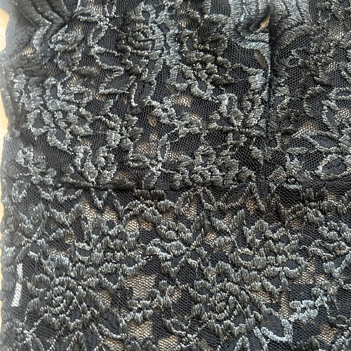 Svart spetsig croppad topp från Zara - 1