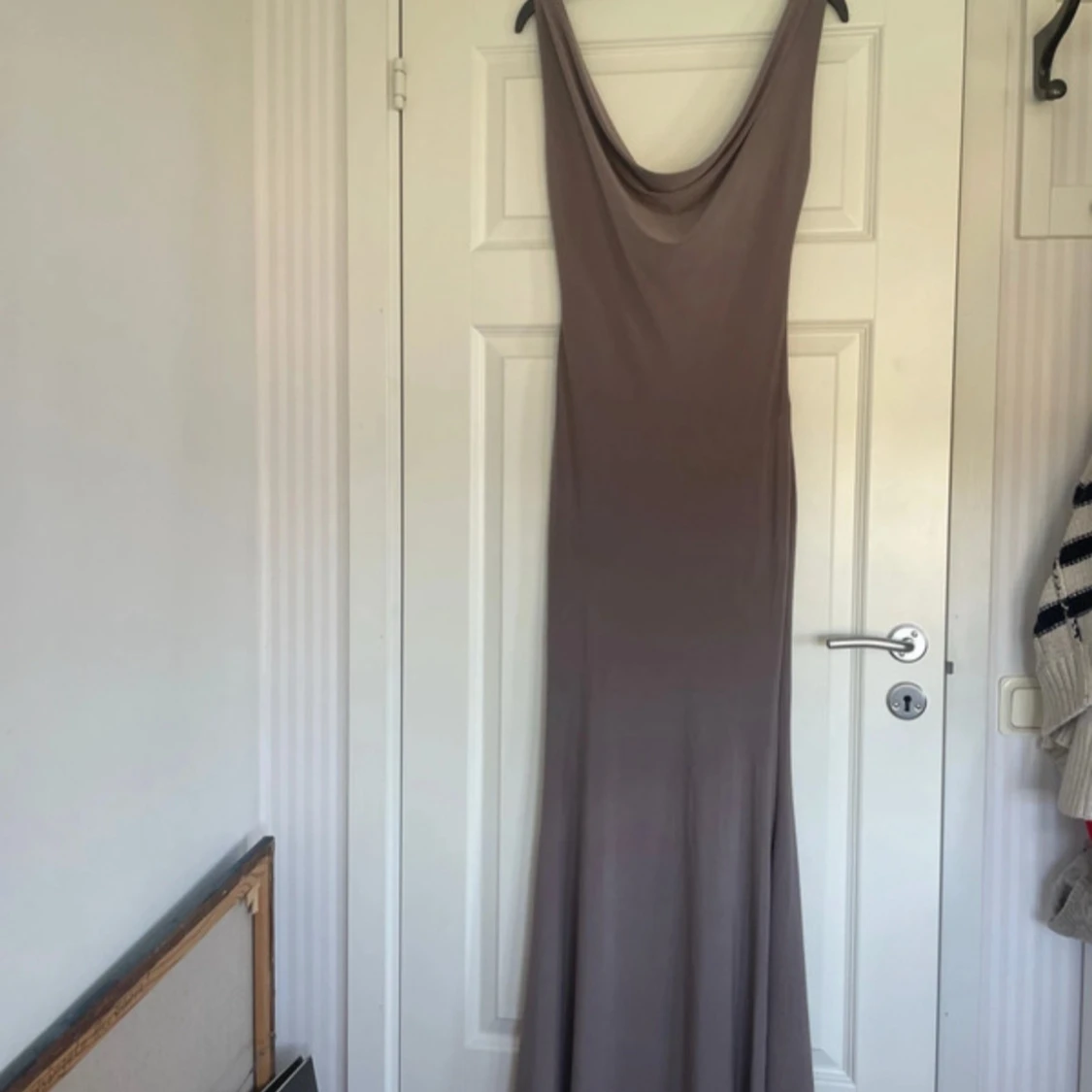Grå långklänning från Design by si