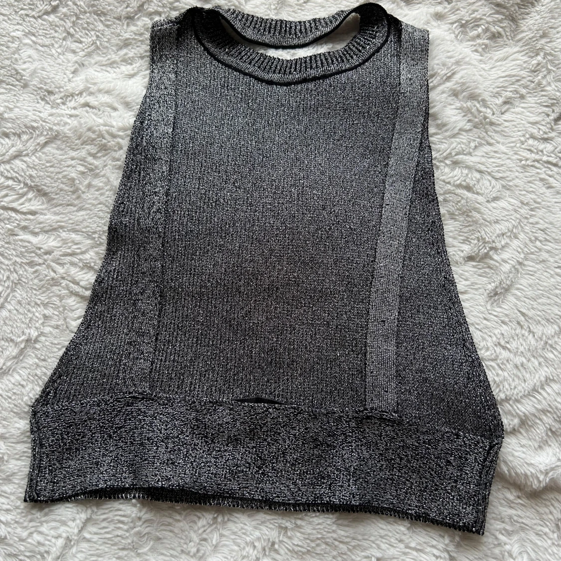 Glittrig croppad topp från Zara - 3