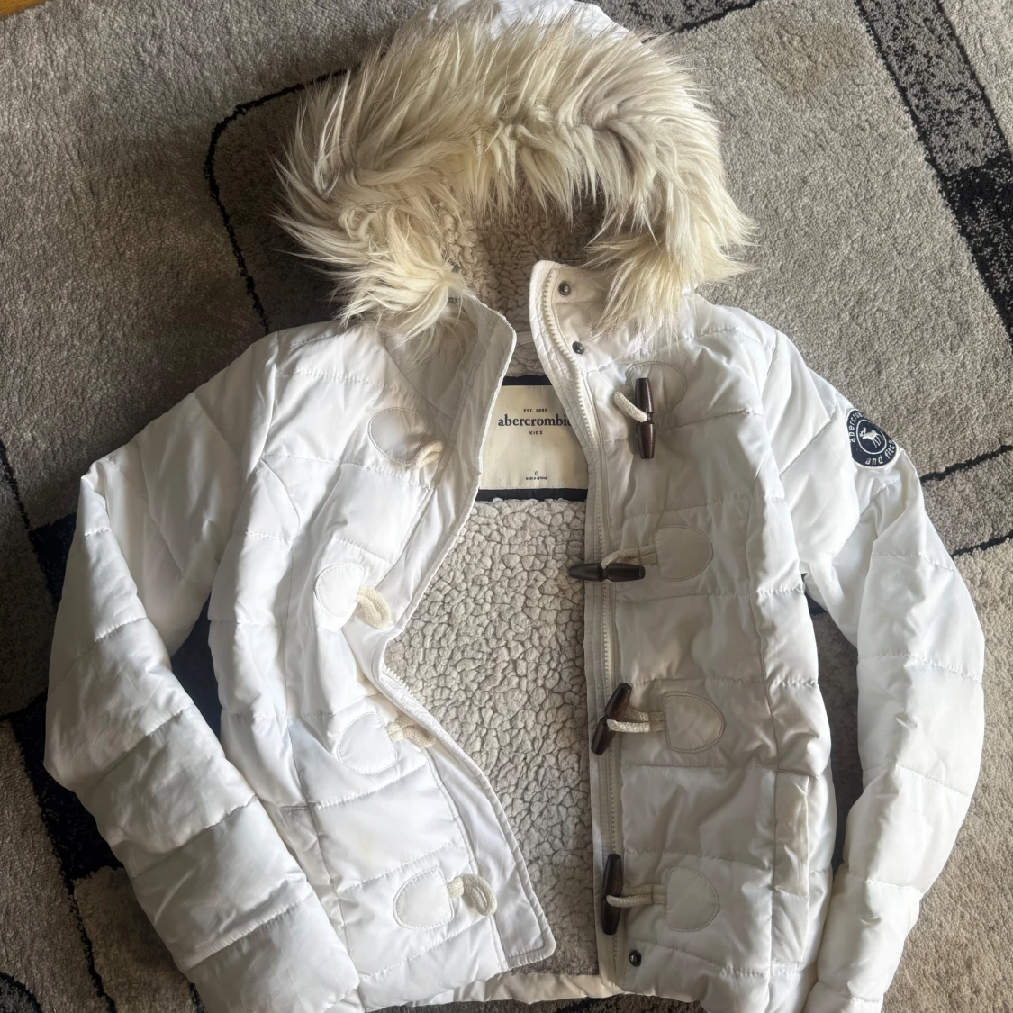 Vit pufferjacka från Abercrombie