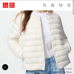 Dunjacka från uniqlo  - Super söt dunjacka ifrån quniqlo. Nypris är ca 750 kr och då jackan knappt är använd är skicket som ny❤️‍🔥skriv privat för fler frågor. Kan sänka pris vid snabb affär!!