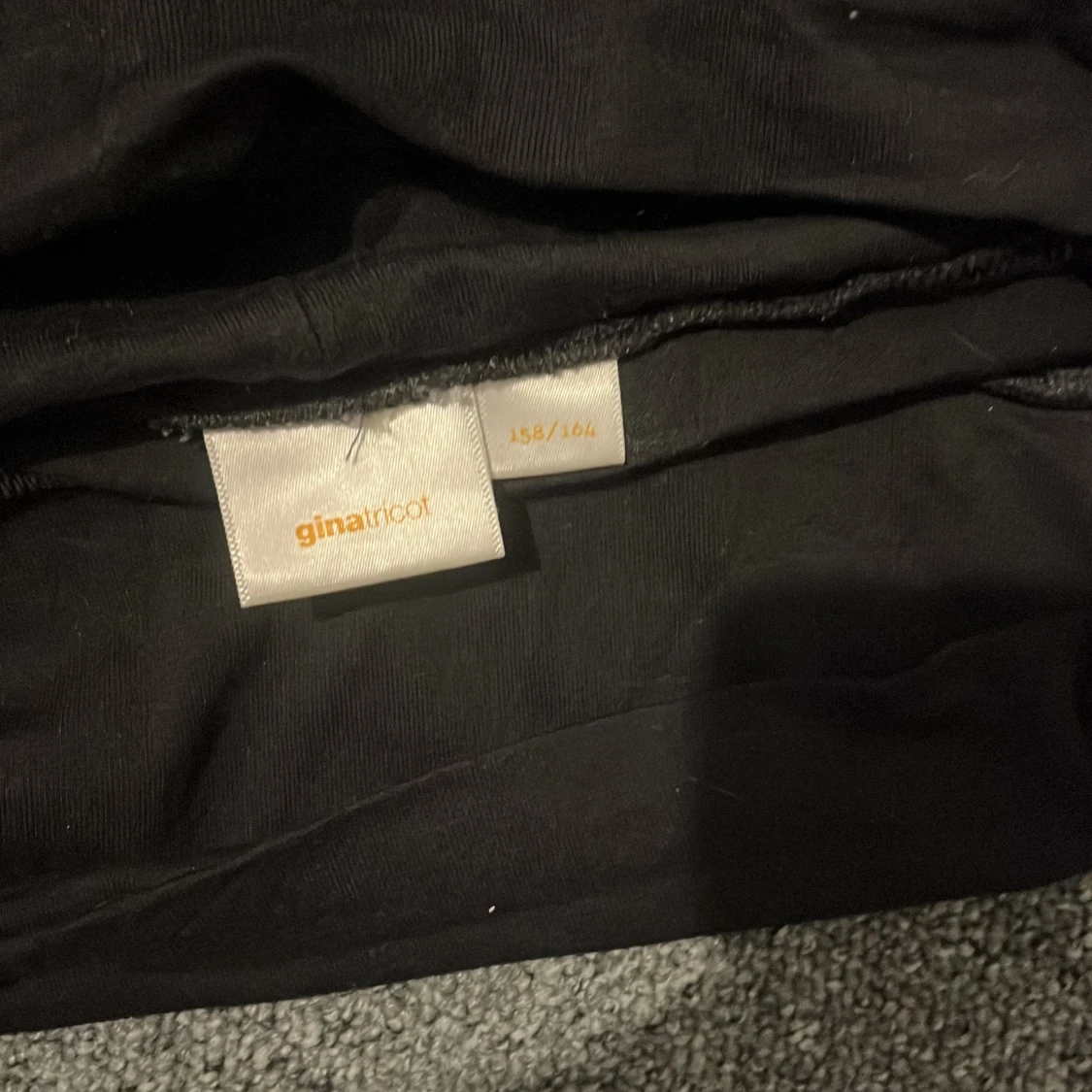 Svarta bootcut byxor från Gina Tricot - 1