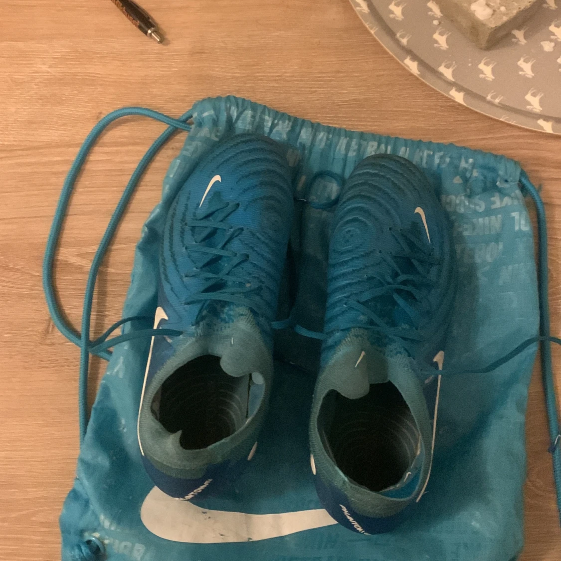 Nike blå fotbollsskor med snörning