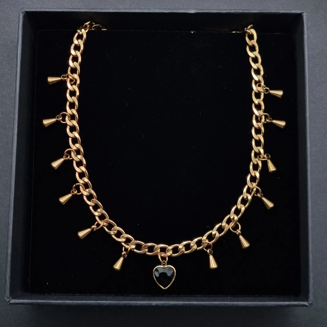 Handgjort halsband  - 1