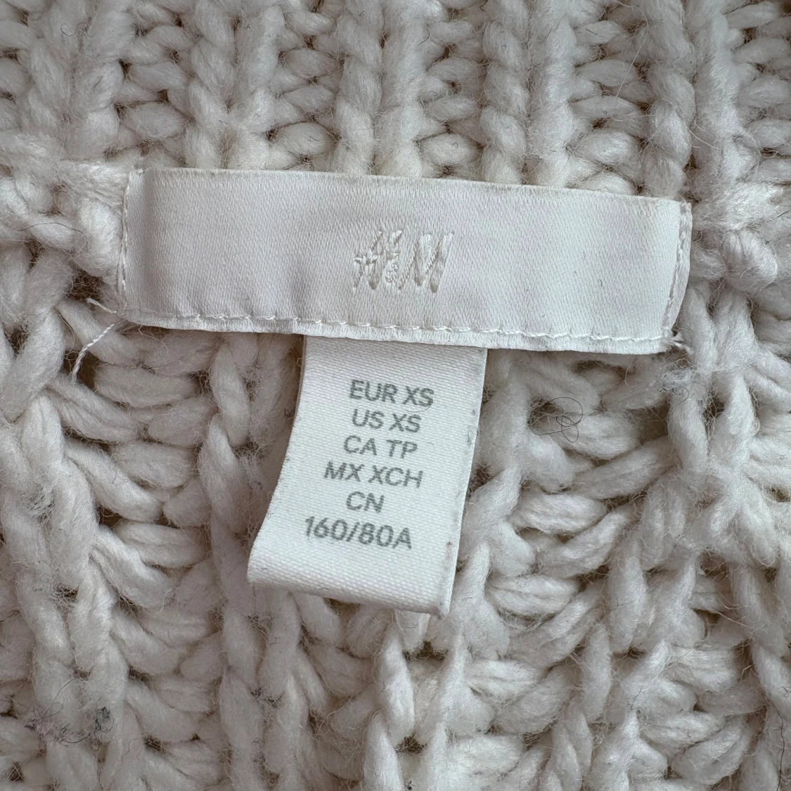 Beige stickad kofta från H&M - 1