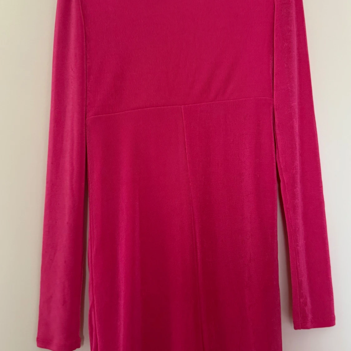 Rosa klänning från BikBok med etikett  - 2