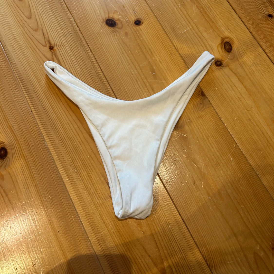 Vit bikiniunderdel från SHEIN