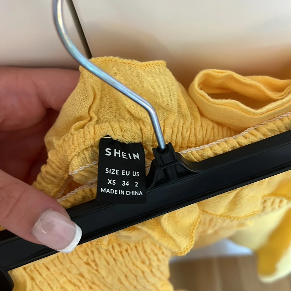 Gul toppl med knyt ärmar - 2